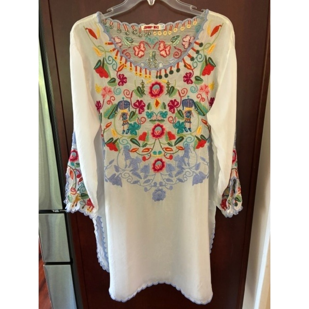 Johnny Was Tunic Top Women M White Excellent Embroidered Cupra Rayon MSRP $298. - Picture 8 of 8